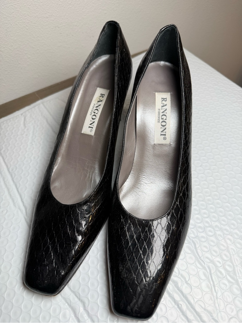 Rangoni Firenze Black Embossed Patent Leather Pumps Square Toe Heel 10 AAA